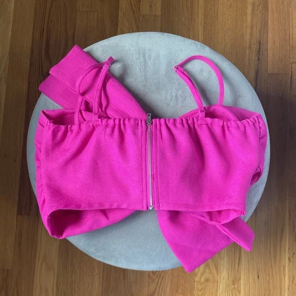 Adorable pink bow top!! M - Picture 5 of 7
